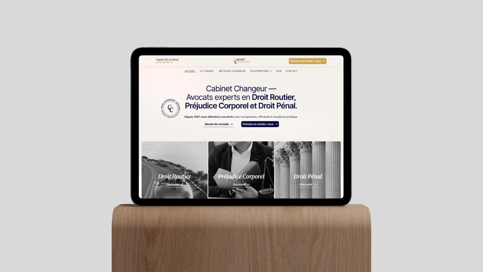 Interface responsive sur tablette de la création site web avocat pour le Cabinet Changeur.